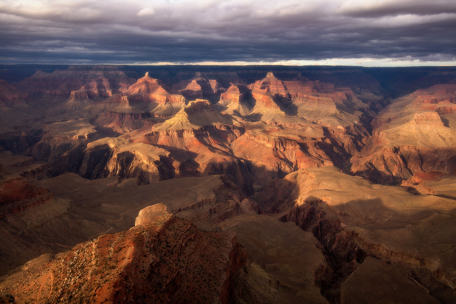 A view from Yavapai Point, near the observation station.